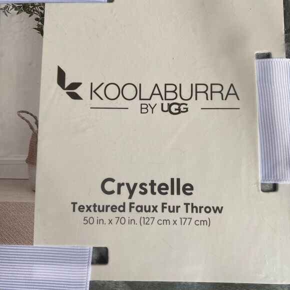 NEW Koolaburra by UGG Crystelle Faux Fur Throw in Wild Dove 50"x70" Cold Weather - Picture 9 of 10
